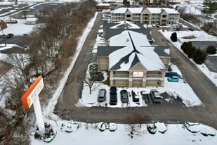 Siegel Select Cincinnati/Sharonville in Cincinnati, OH - Building Photo