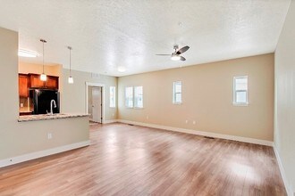 3590 E Grand Forest Dr-Unit -202 in Boise, ID - Building Photo - Building Photo