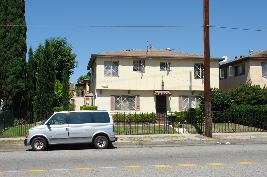 7015 Fulton Ave in North Hollywood, CA - Building Photo