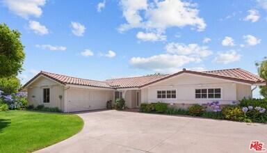 6236 Trancas Canyon Rd in Malibu, CA - Building Photo - Building Photo