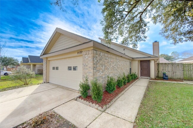 2122 Highland Hills Dr