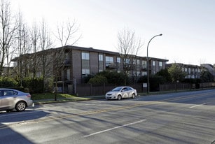 Kingsway Manor in Vancouver, BC - Building Photo