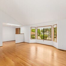 18111 NE 109th St in Redmond, WA - Building Photo - Building Photo