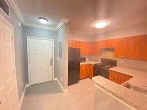 300 E South St in Orlando, FL - Building Photo - Building Photo
