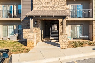 60 West in Republic, MO - Building Photo - Building Photo
