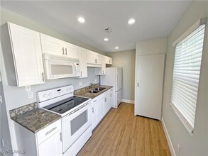 5451 Eighth Ave in Ft. Myers, FL - Building Photo - Building Photo
