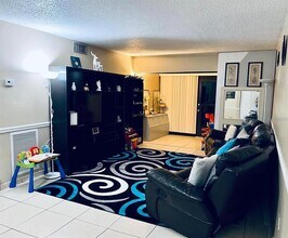 3298 S Semoran Blvd in Orlando, FL - Building Photo - Building Photo