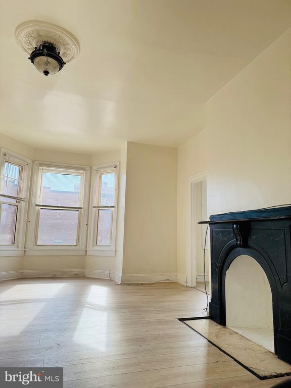 2202 N Charles St in Baltimore, MD - Foto de edificio - Building Photo