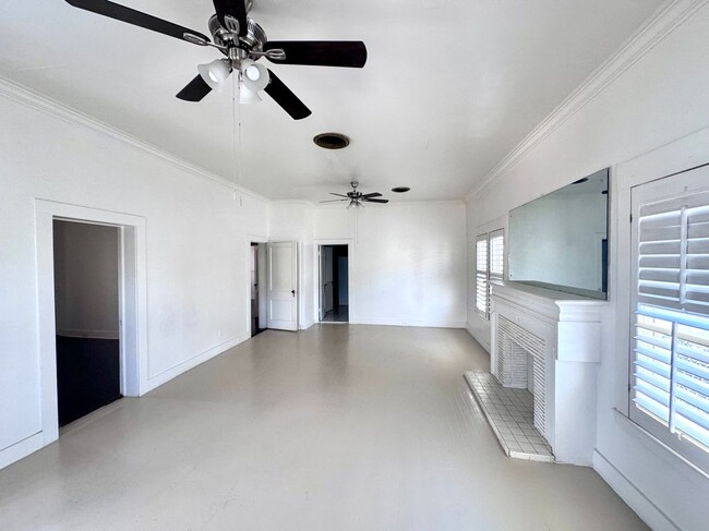 1805 Washington St in Laredo, TX - Building Photo - Building Photo