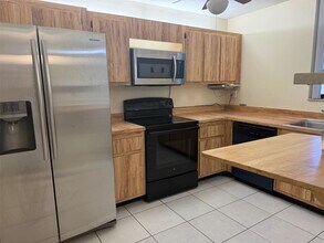 7340 NW 1st St, Unit 102 in Plantation, FL - Building Photo - Building Photo