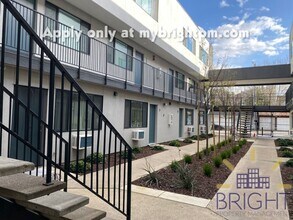 1222 E St in Sacramento, CA - Building Photo - Building Photo