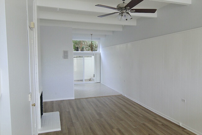 1403 Butler Ave, Unit 1403 in Los Angeles, CA - Building Photo - Building Photo