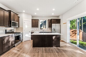 1072 SW Sedge St in Port Orchard, WA - Building Photo - Building Photo