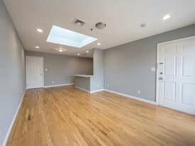 420 6th St in Union City, NJ - Building Photo