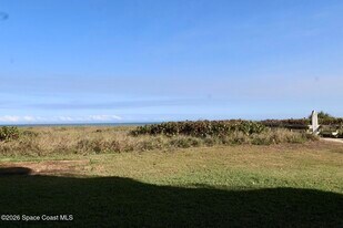 650 N Atlantic Ave in Cocoa Beach, FL - Building Photo