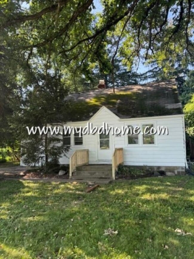 property at 1406 E Paulding Rd