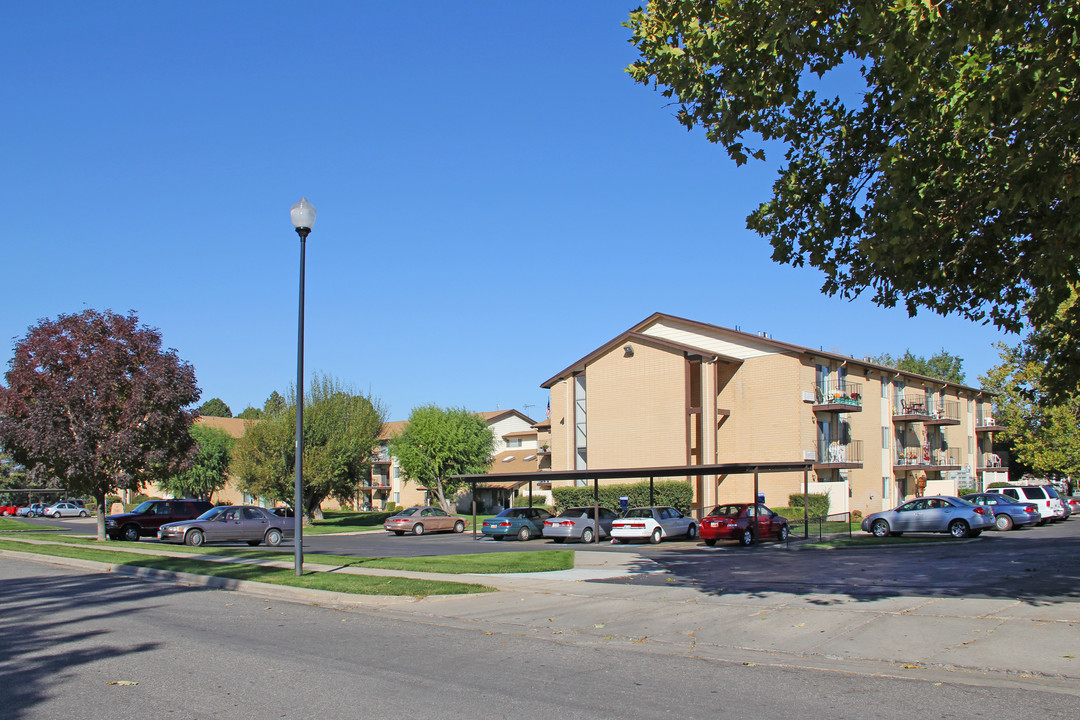 Willowood in Sandy, UT - Building Photo