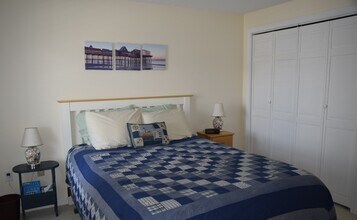 1 Bay Ave, Unit 2 in Old Orchard Beach, ME - Foto de edificio - Building Photo
