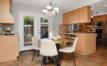 30 Fountainhead Ct in Martinez, CA - Building Photo - Building Photo