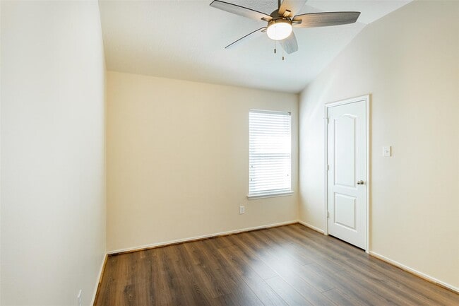 24807 Lazy Tee Ln in Tomball, TX - Building Photo - Building Photo