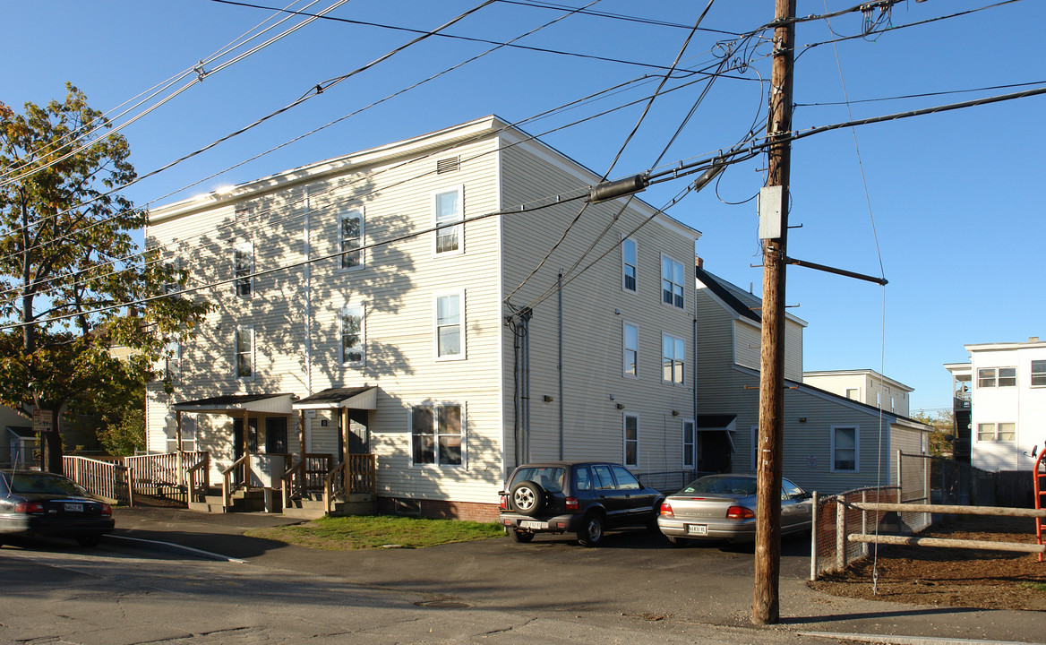 73 Knox St in Lewiston, ME - Building Photo