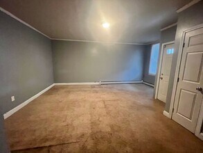 240 Clinton St in New Britain, CT - Building Photo - Building Photo