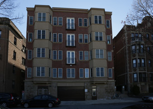 Pine West Apartments in Philadelphia, PA - Building Photo - Building Photo