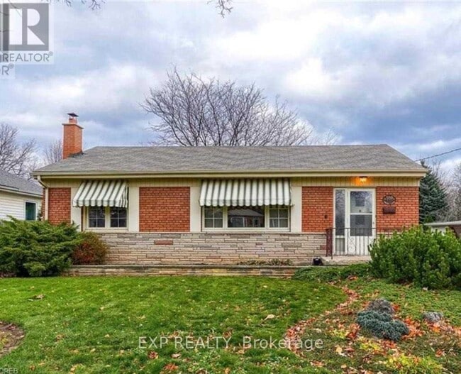 property at 559 Drury Ln