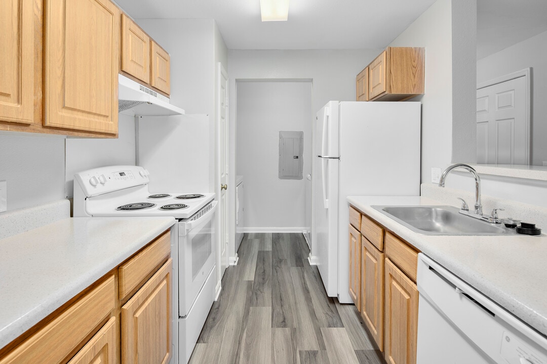 The Crossings At Summerland in Woodbridge, VA - Building Photo