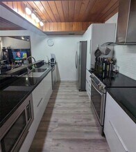 11203 NW 15th St in Pembroke Pines, FL - Building Photo - Building Photo