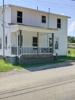 211 Howard St in Glenville, WV - Building Photo