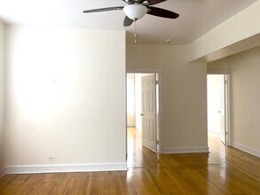 806 N Bishop St, Unit 3B in Chicago, IL - Building Photo - Building Photo