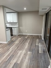 11611 Stoneview Sq, Unit 12C in Reston, VA - Building Photo - Building Photo