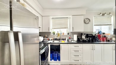 34 Heatherside Dr in Toronto, ON - Building Photo - Building Photo