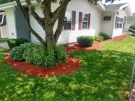 Oxford Square Apartments in Newcomerstown, OH - Building Photo