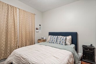 194 Emerson St, Unit 3 in Boston, MA - Building Photo - Building Photo