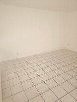 4140 NW 30th Terrace in Lauderdale Lakes, FL - Building Photo