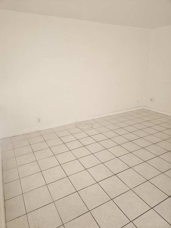 4140 NW 30th Terrace