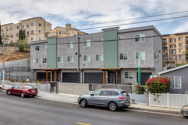 3326 E 6th St in Los Angeles, CA - Foto de edificio - Building Photo