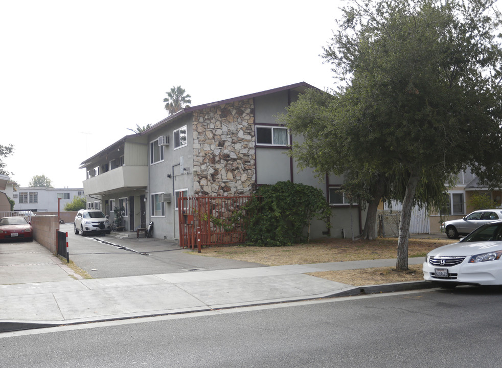 320 S Adams St in Glendale, CA - Building Photo