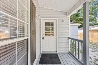 700 Persimmon St in Freeport, FL - Building Photo - Building Photo