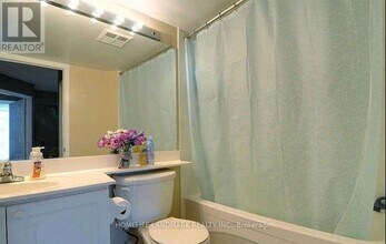 155 Beecroft Rd in Toronto, ON - Building Photo - Building Photo