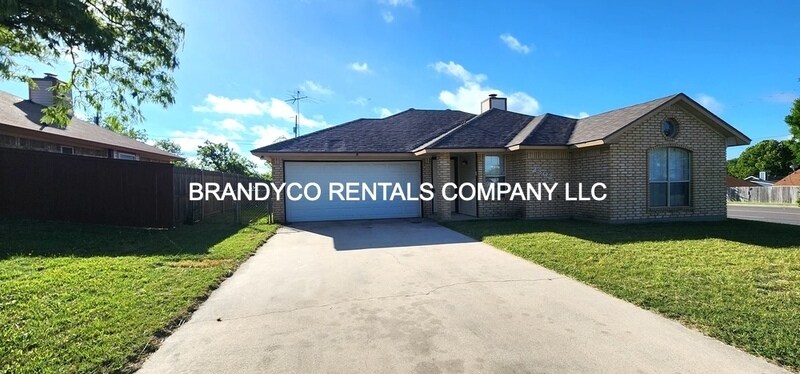 2302 Savage Dr in Killeen, TX - Building Photo