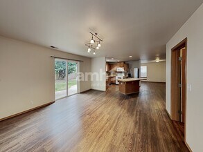 18126 96th Ave E in Puyallup, WA - Building Photo - Building Photo