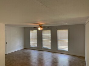 535 East Railroad in Vidor, TX - Building Photo - Building Photo