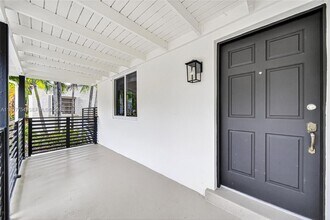 426 SW 26th Rd in Miami, FL - Building Photo - Building Photo