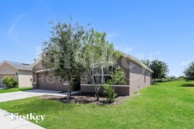 3250 Bayou Bay Dr in Lakeland, FL - Building Photo - Building Photo