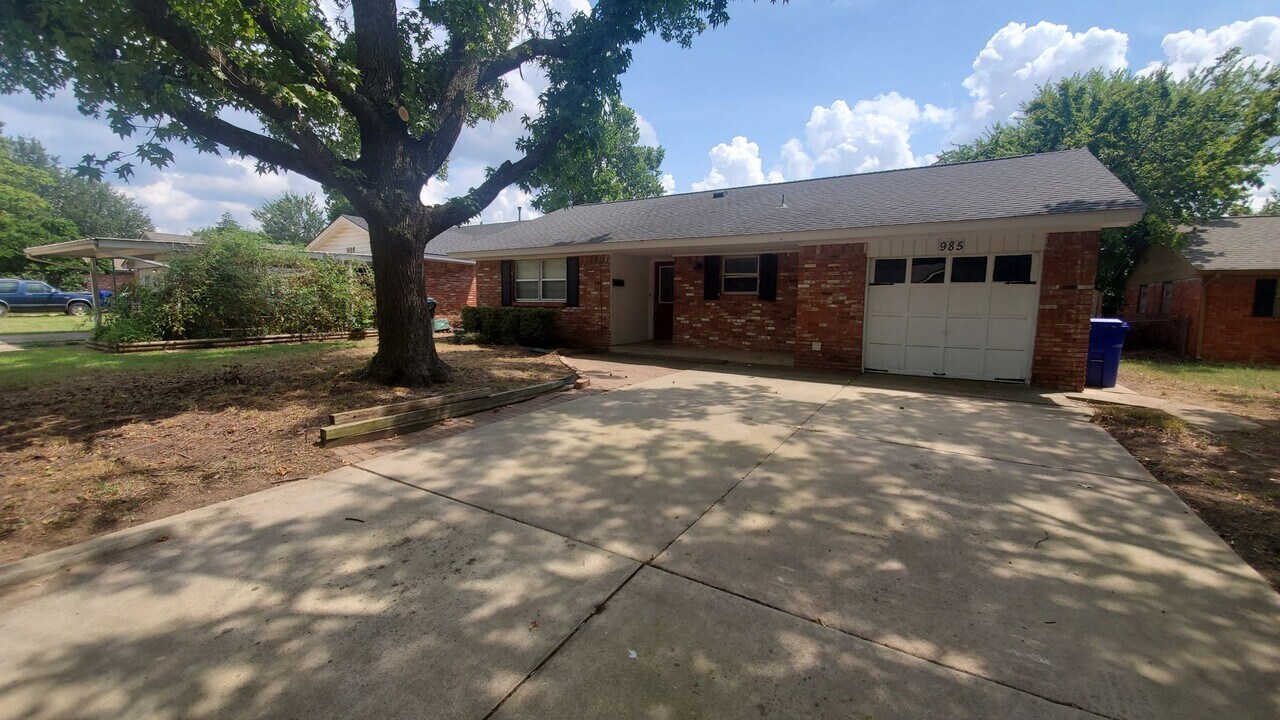 985 Barkley Cir in Norman, OK - Building Photo