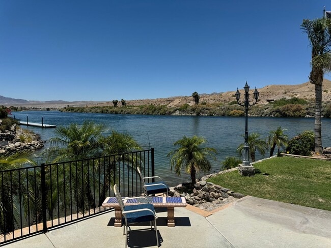 property at 1663 AZ-95