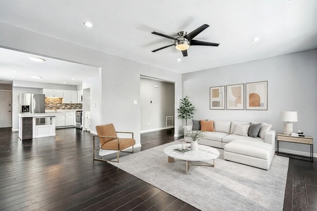 10406 Waterford Dr, Unit 2 in Westchester, IL - Building Photo - Building Photo